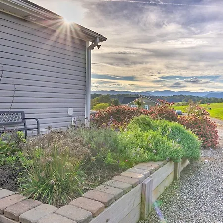 Unique Blue Ridge Haven, 12 Mi To Asheville!